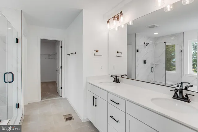 $699,999 | 213 Camwood Court, Fredericksburg, VA 22405