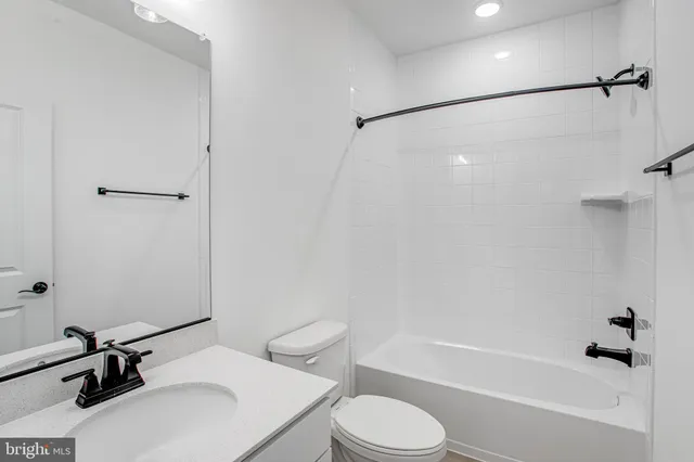 $699,999 | 213 Camwood Court, Fredericksburg, VA 22405