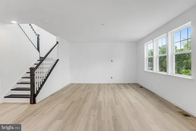 $699,999 | 213 Camwood Court, Fredericksburg, VA 22405