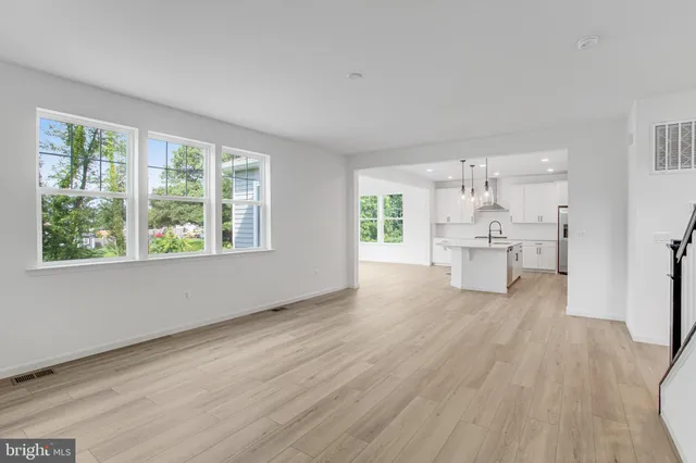 $699,999 | 213 Camwood Court, Fredericksburg, VA 22405