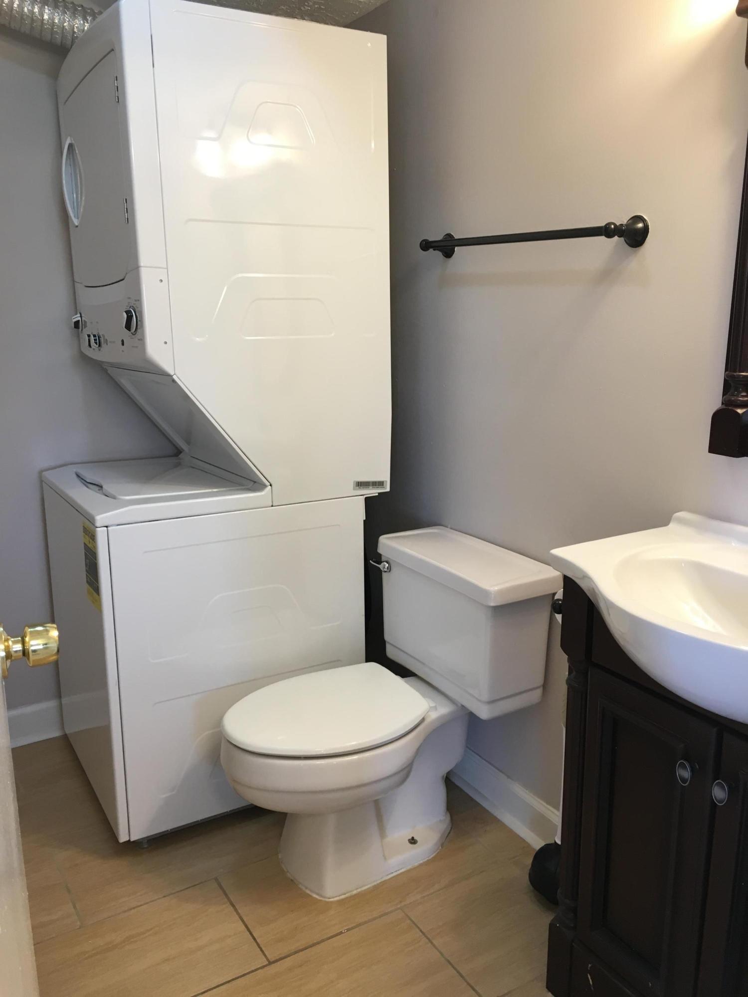 141 East Riverside Drive, Unit 6C Jupiter, FL 33469 - Photo 11 of 36 IMG_1936