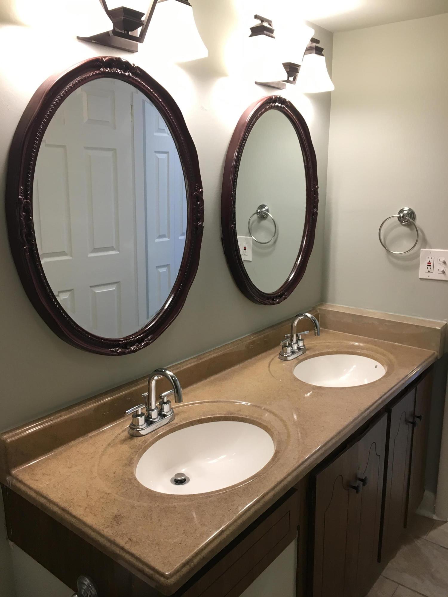141 East Riverside Drive, Unit 6C Jupiter, FL 33469 - Photo 22 of 36 IMG_1956