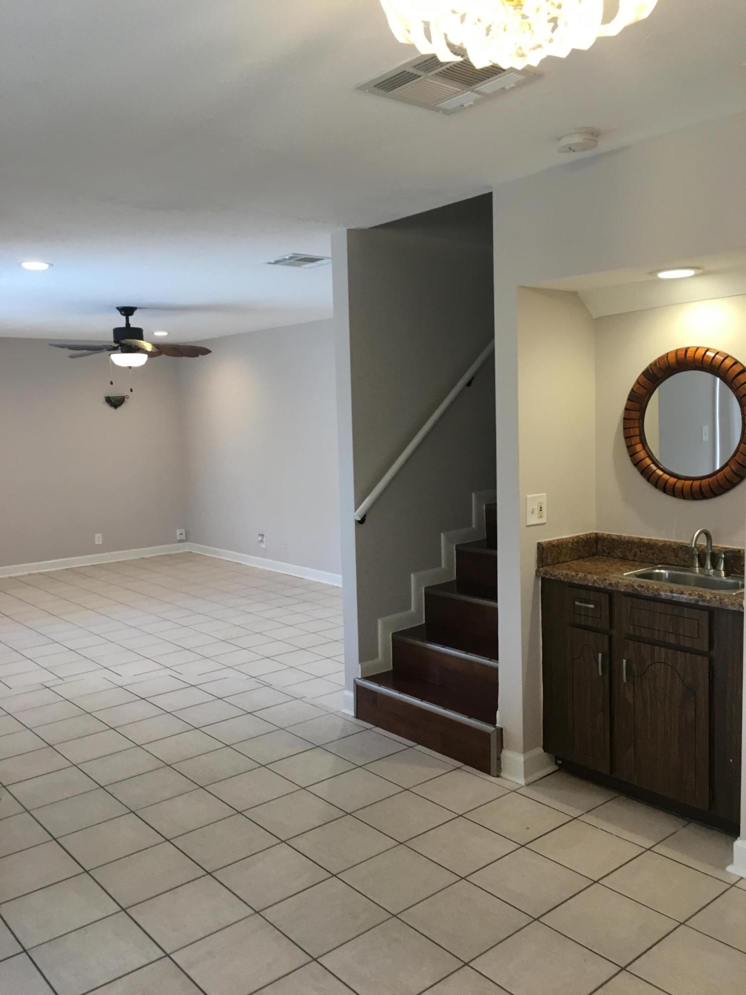 141 East Riverside Drive, Unit 6C Jupiter, FL 33469 - Photo 10 of 36 IMG_2224