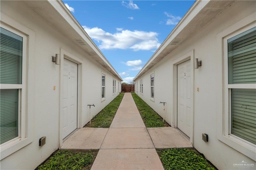 409 Rafael Drive San Juan, TX 78589 - Photo 5 of 20 a view of a house with backyard
