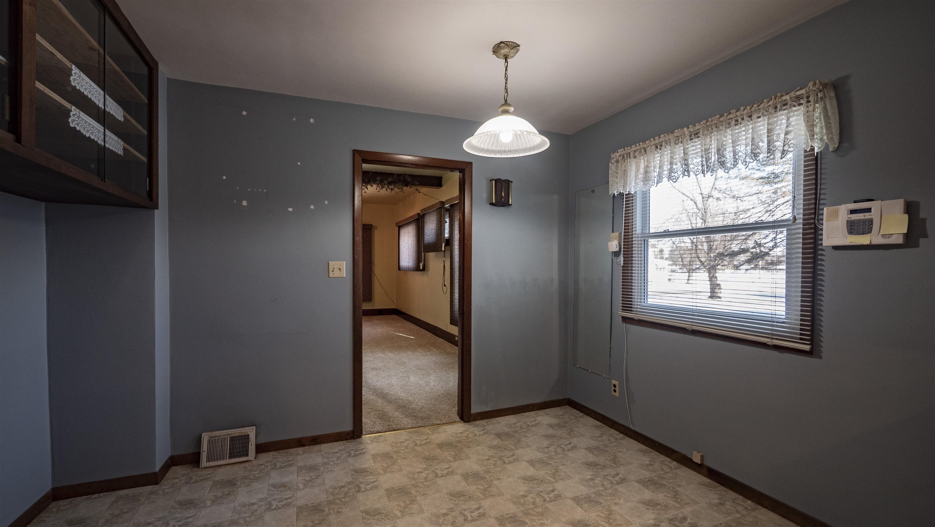 409 East Sumner Street Weyauwega, WI 54983 - Photo 7 of 25