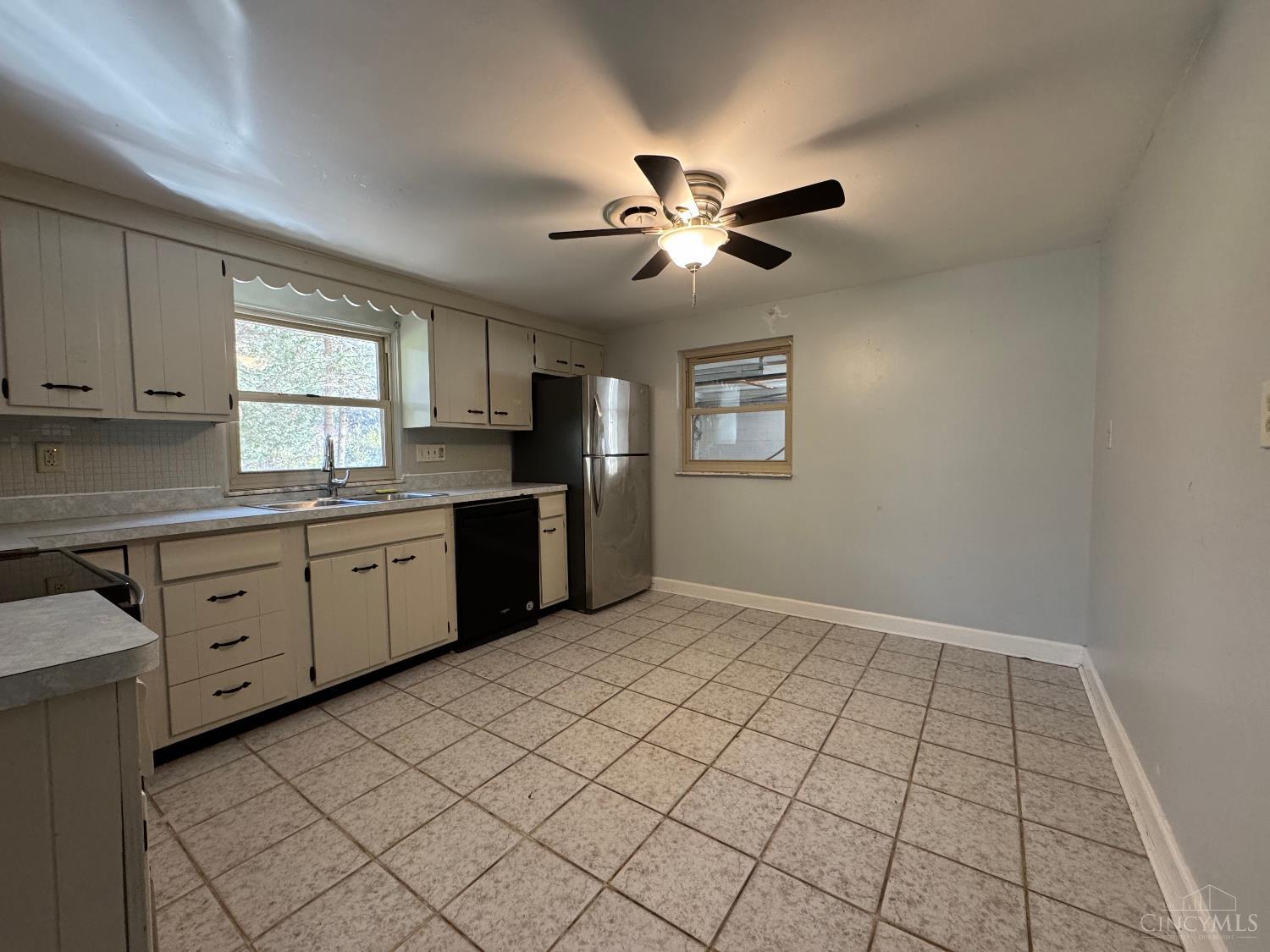 6163 Sheed Road Cincinnati, OH 45247 - Photo 13 of 28
