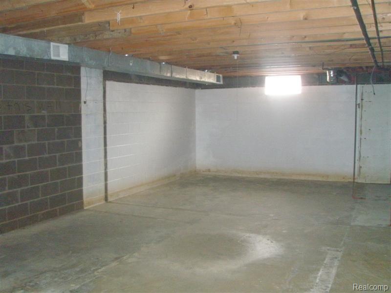 21133 30 Mile Road Ray, MI 48096 - Photo 6 of 9 P4010052 (Medium)