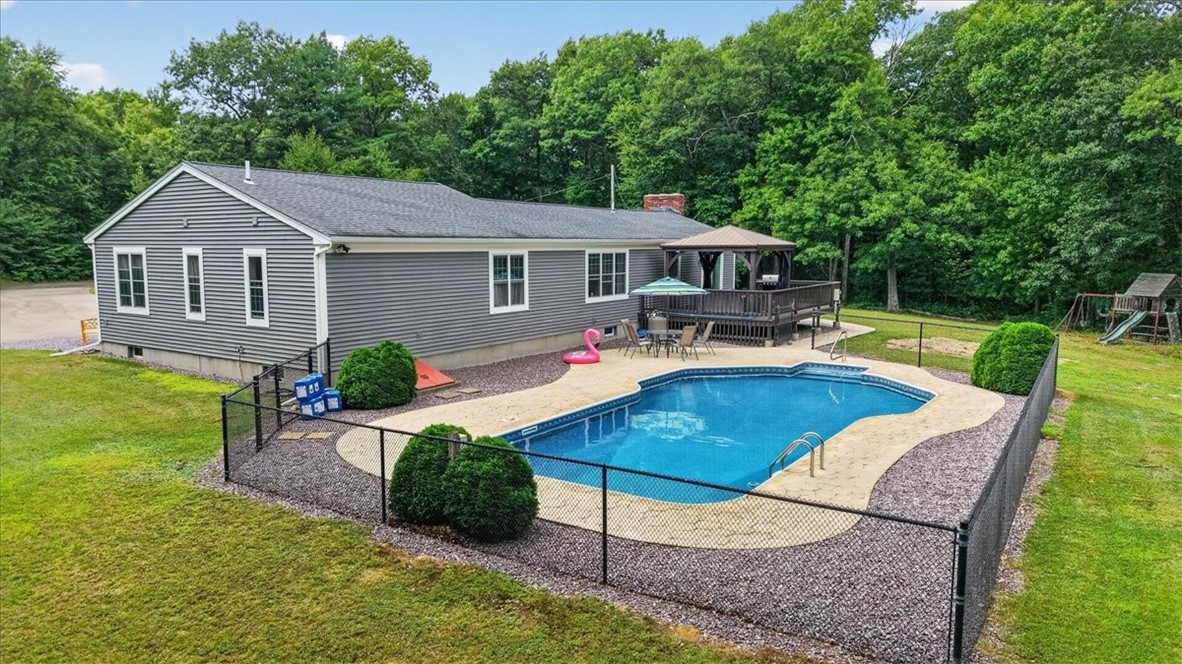 884 Reynolds Road Glocester, RI 02814 - Photo 7 of 49 Gallery Image 7
