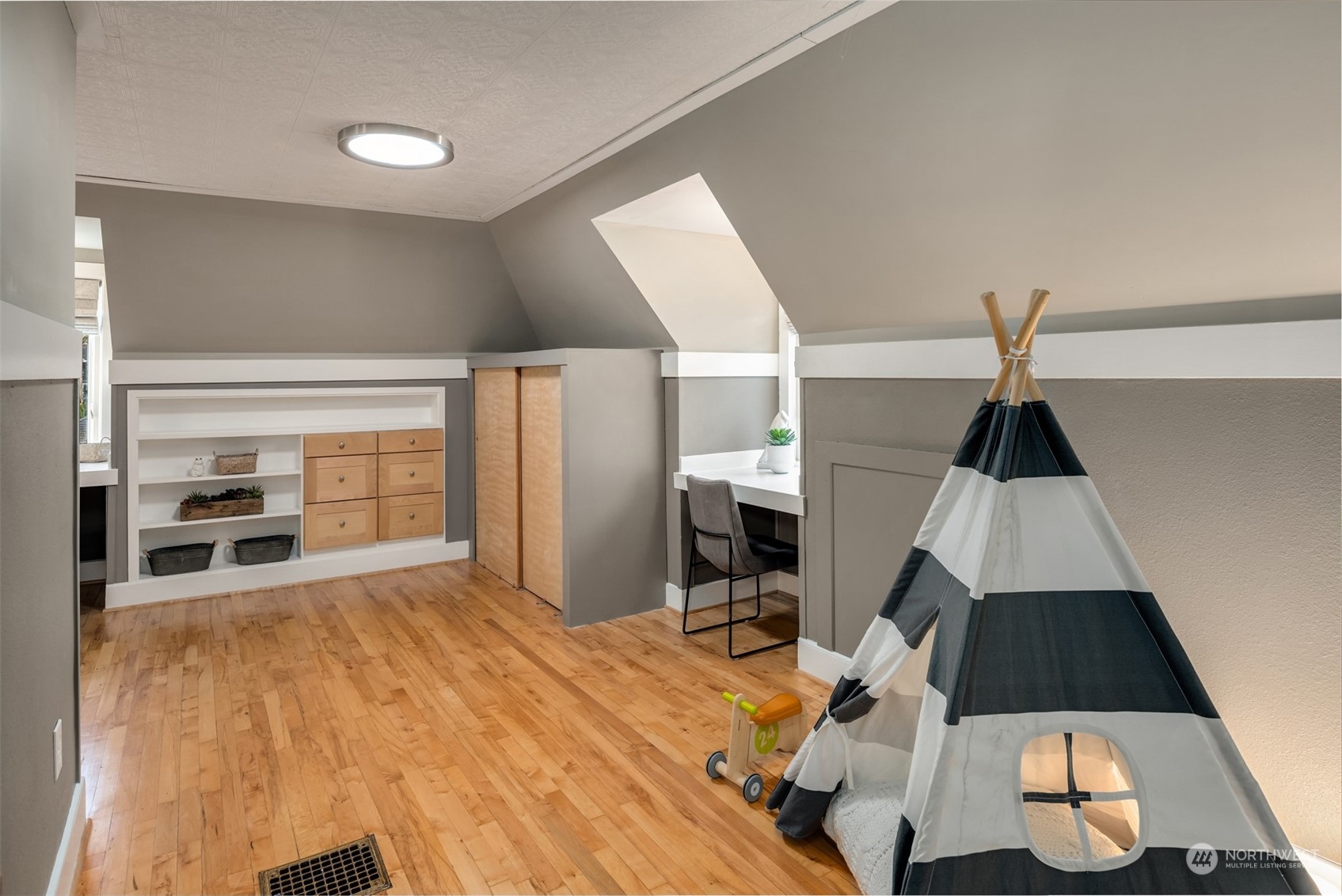 4335 Northeast 45th Street Seattle, WA 98105 - Photo 21 of 37