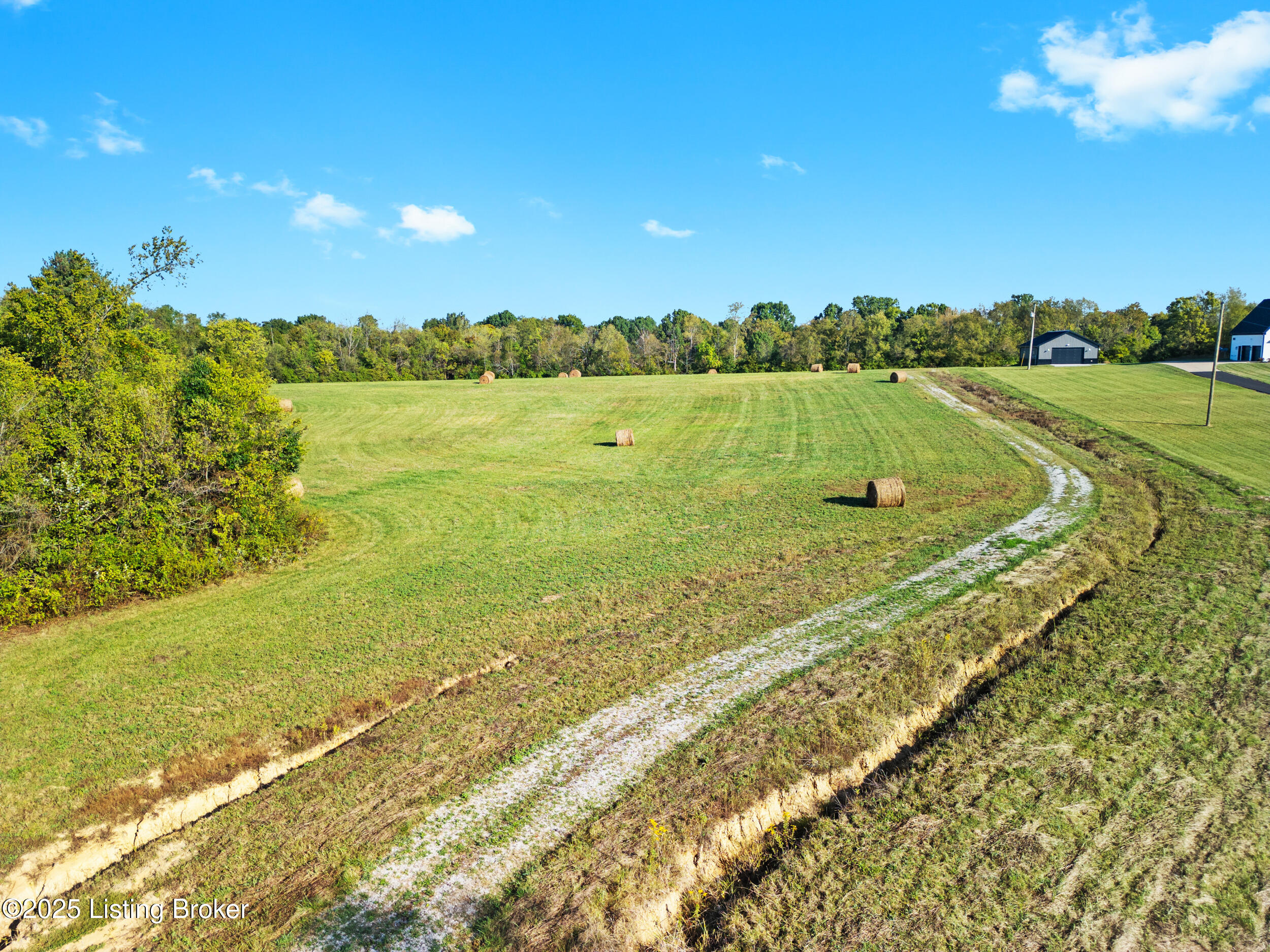 T5 Aiken Road Simpsonville, KY 40067 - Photo 3 of 16 13