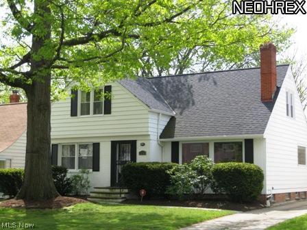 The pretty exterior of this house displays a newer roof, nicely manicured yard and lovely shade tree.  The Neighborhood consists of  well maintained homes, quiet streets and near to all the area shops,restaurants and within walking distance to schools.