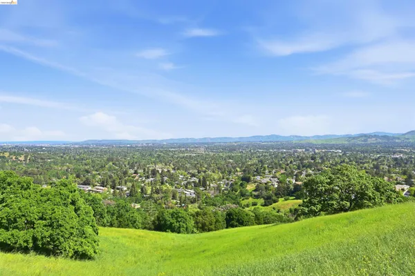 $1,049,000 | 1925 Piper Ridge Court, Walnut Creek, CA 94597