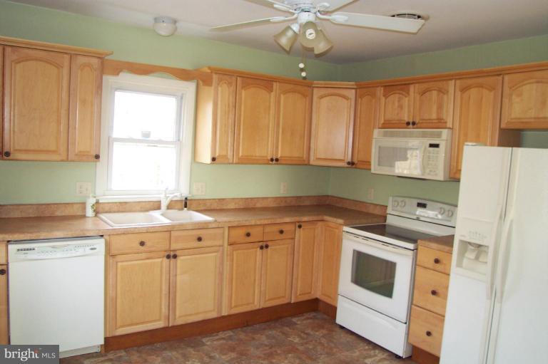 9229 Fairlee Road Chestertown, MD 21620 - Photo 7 of 11 Kitchen
