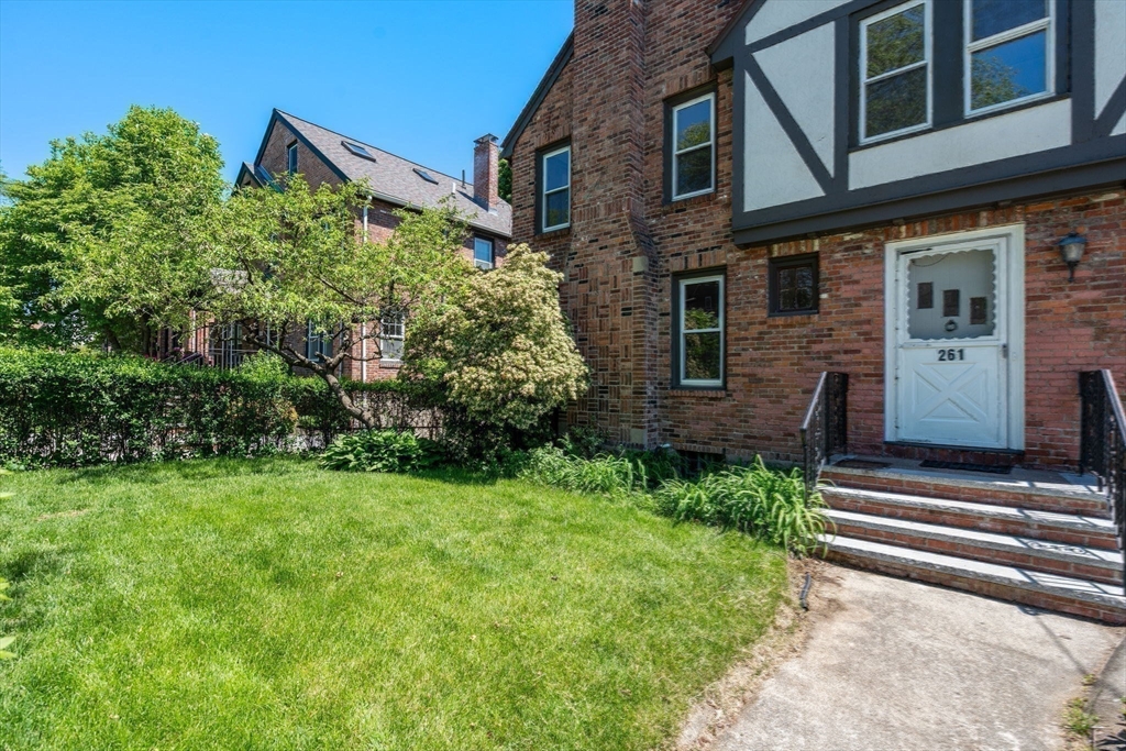 261 Russett Road Brookline, MA 02467 - Photo 33 of 36