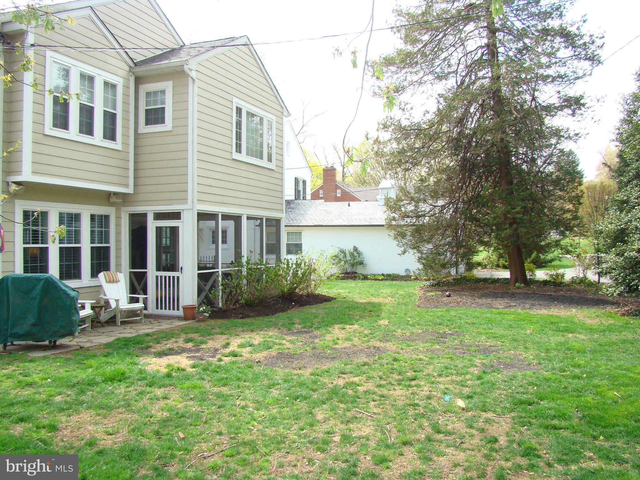 626 Yarmouth Road Baltimore, MD 21286 - Photo 22 of 22 a view of a house with backyard and sitting area