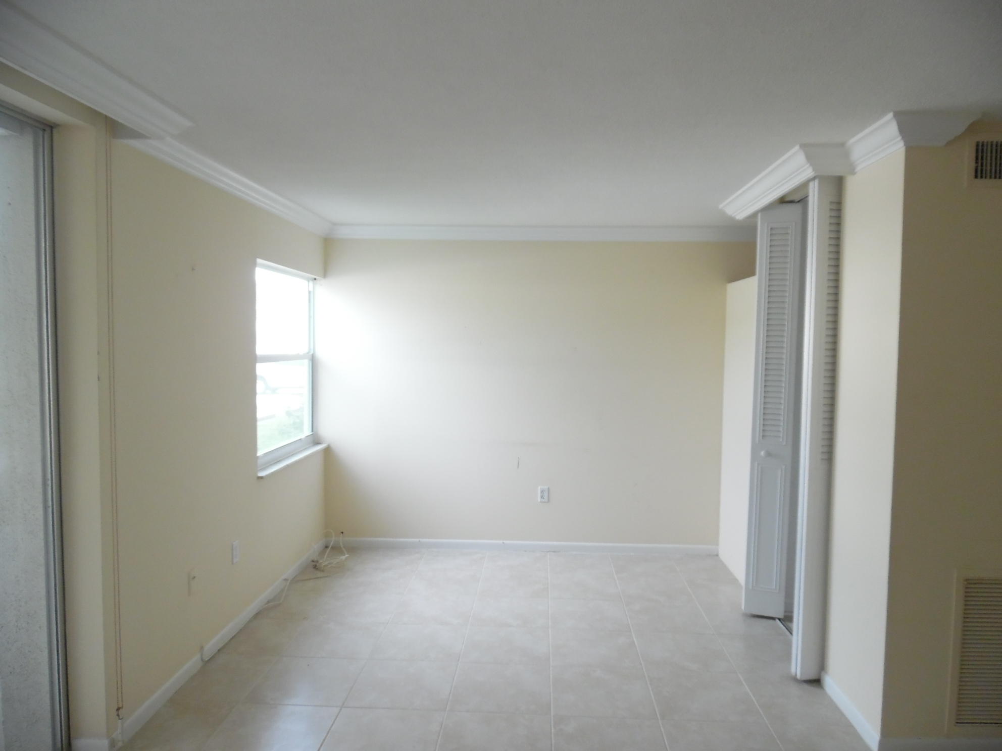 506 Davis Road, Unit 61 Palm Springs, FL 33461 - Photo 11 of 14 Family Room