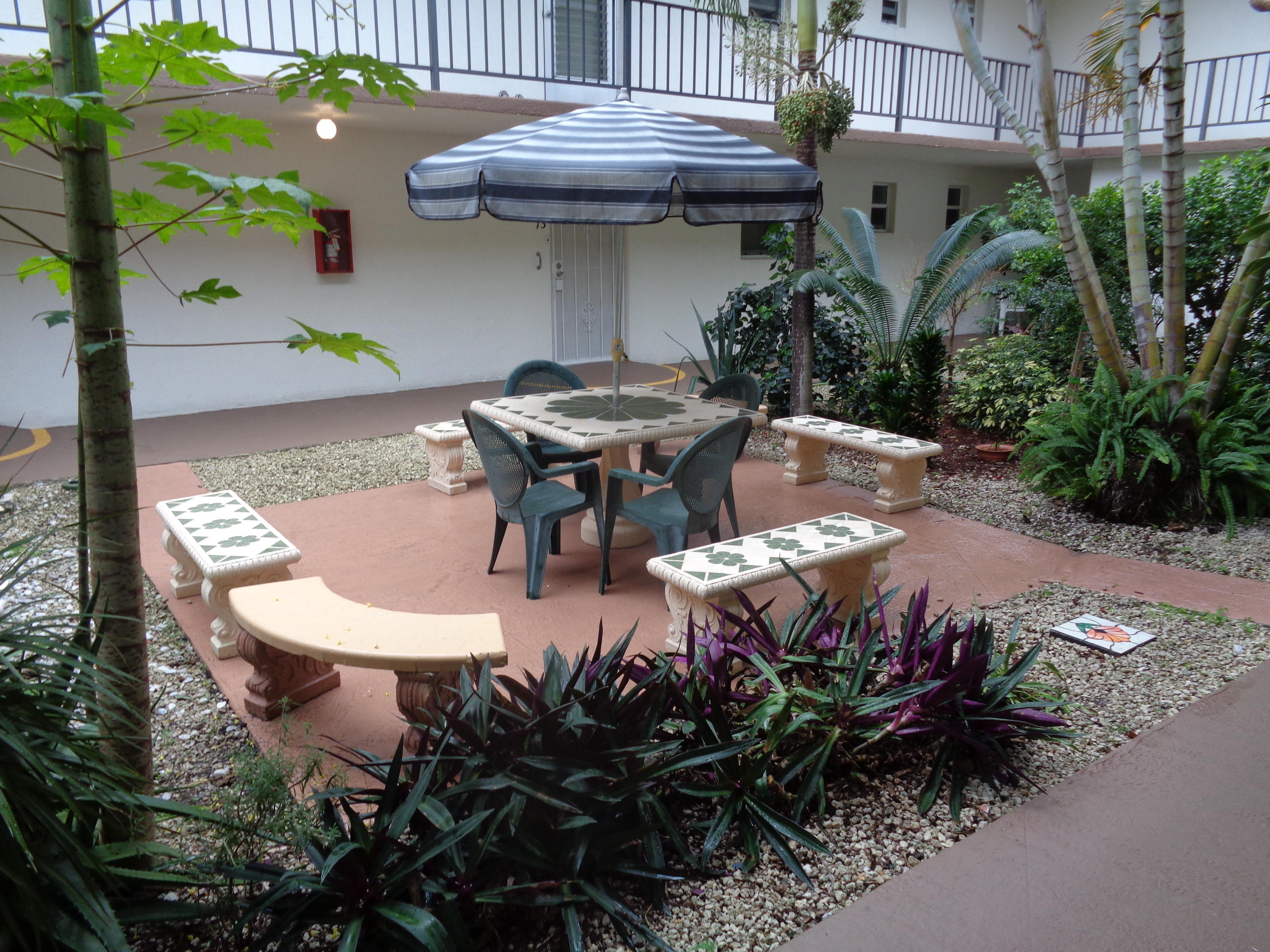 506 Davis Road, Unit 61 Palm Springs, FL 33461 - Photo 6 of 14 Garden2