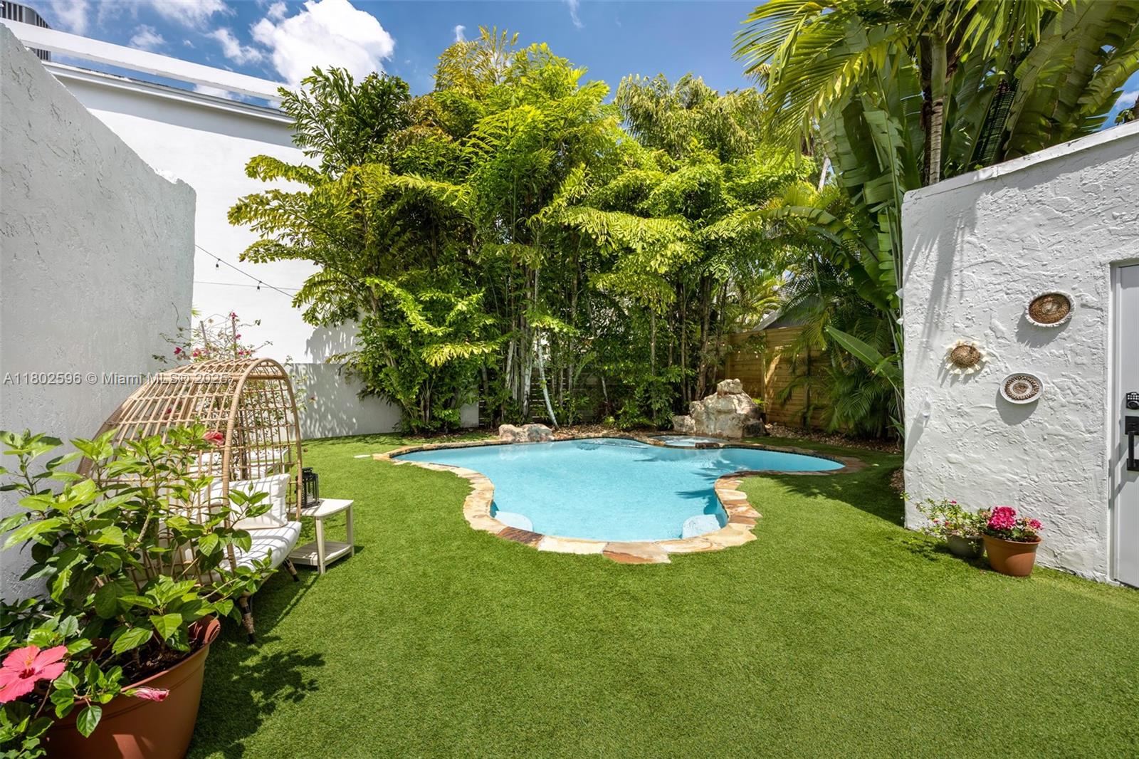 2478 Inagua Avenue Coconut Grove, FL 33133 - Photo 30 of 40 a view of an outdoor space