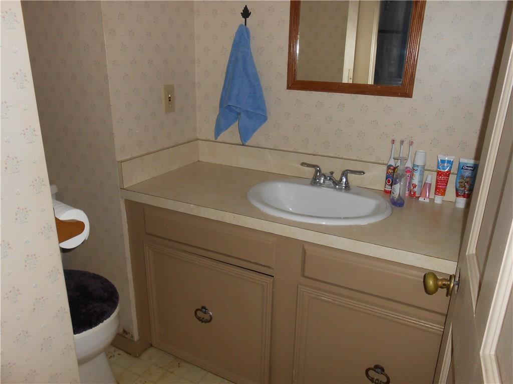 24 Maple Street Hallowell, ME 04347 - Photo 11 of 13 Photo