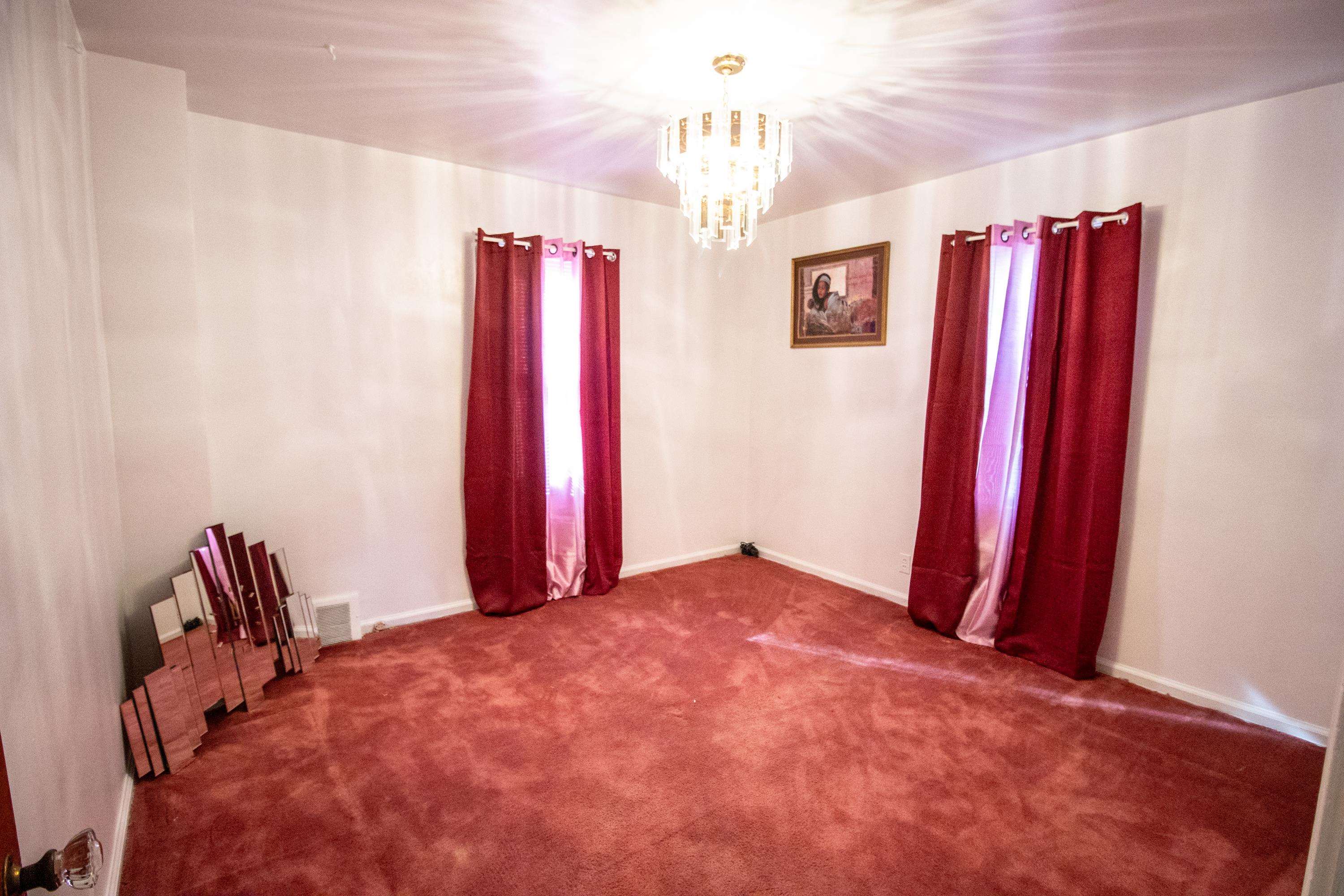 406 West Ridgeway Avenue Flint, MI 48505 - Photo 11 of 37 50133180-e1ee3ab9-8827-461b-83e1-ca430ad2c37d.JPG