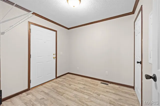 $150,000 | 113 North Oak Street, Hoffman, IL 62250