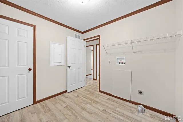 $150,000 | 113 North Oak Street, Hoffman, IL 62250