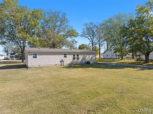 $150,000 | 113 North Oak Street, Hoffman, IL 62250