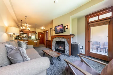 $685,000 | 1750 Village East Road, Unit 329 (5329), Olympic Valley, CA 96146