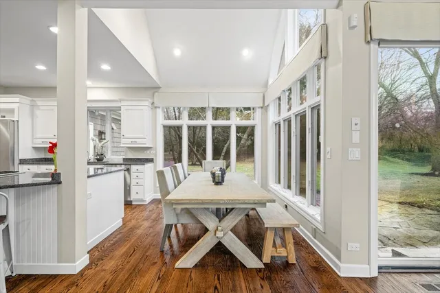 $1,949,500 | 530 Oak Knoll Drive, Lake Forest, IL 60045