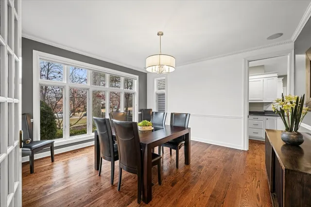 $1,949,500 | 530 Oak Knoll Drive, Lake Forest, IL 60045