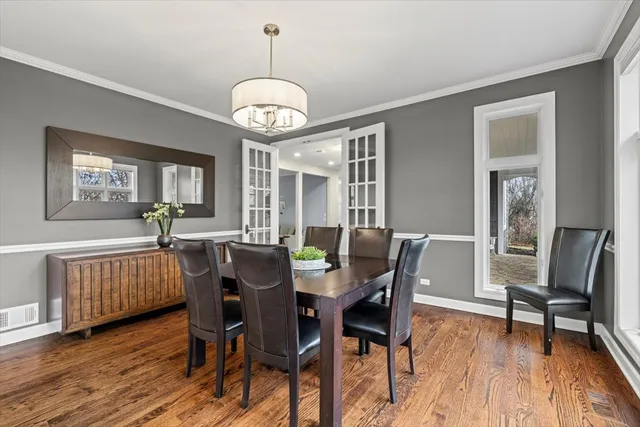 $1,949,500 | 530 Oak Knoll Drive, Lake Forest, IL 60045