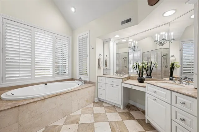 $1,949,500 | 530 Oak Knoll Drive, Lake Forest, IL 60045