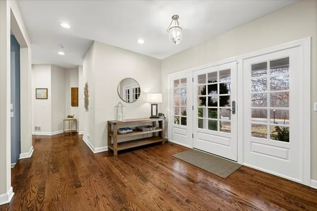 $1,949,500 | 530 Oak Knoll Drive, Lake Forest, IL 60045