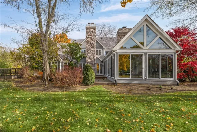 $1,949,500 | 530 Oak Knoll Drive, Lake Forest, IL 60045