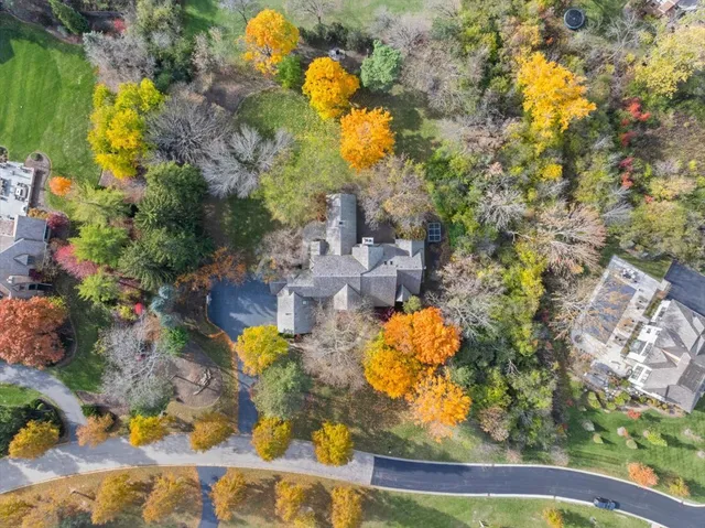 $1,949,500 | 530 Oak Knoll Drive, Lake Forest, IL 60045
