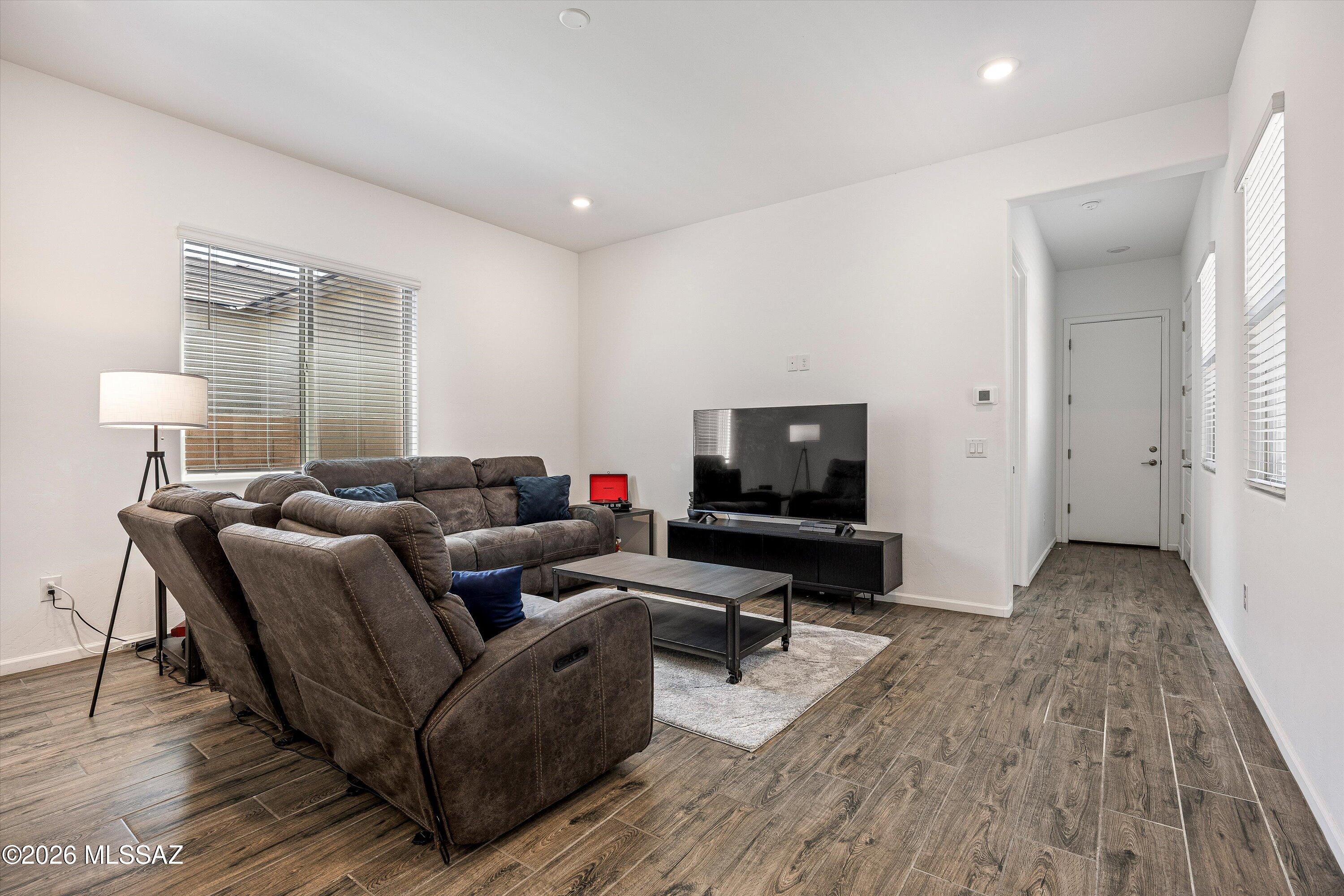 5196 West Ridgemont Court Tucson, AZ 85742 - Photo 27 of 46 Spacious family room