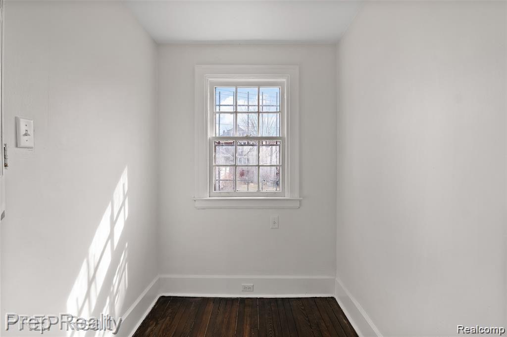 2221 Atkinson Street Detroit, MI 48206 - Photo 15 of 45 Kitchen Nook