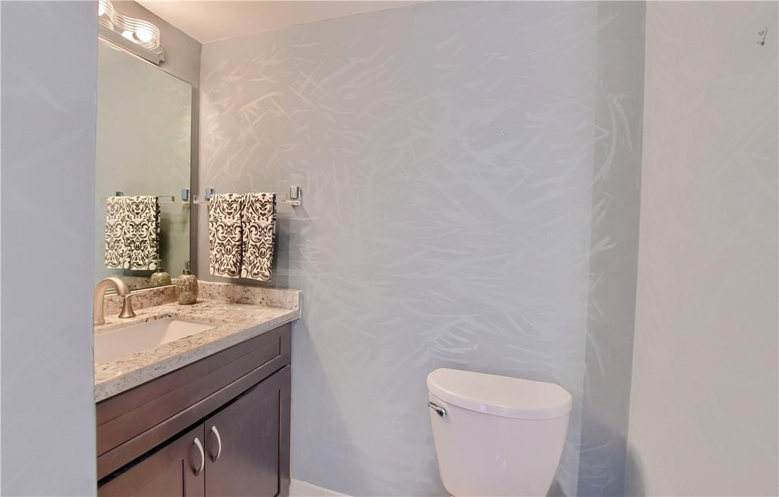 9165 Southwest 14th Street, Unit 1509 Boca Raton, FL 33428 - Photo 7 of 23 Quest Bathroom!