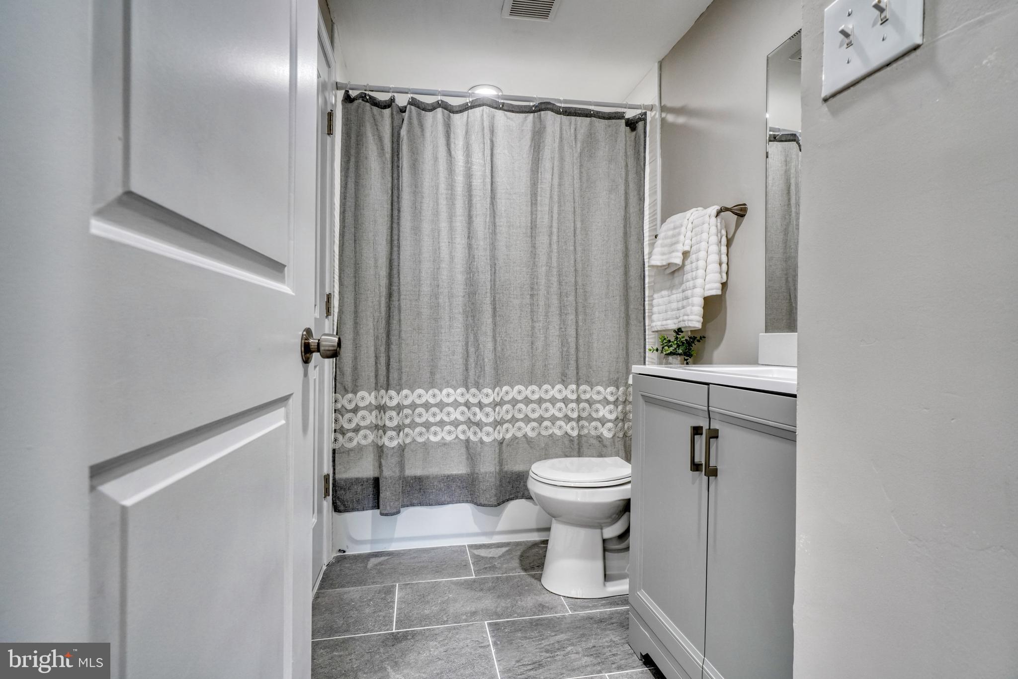 7 Morning Court Rosedale, MD 21237 - Photo 38 of 69 Hall bath