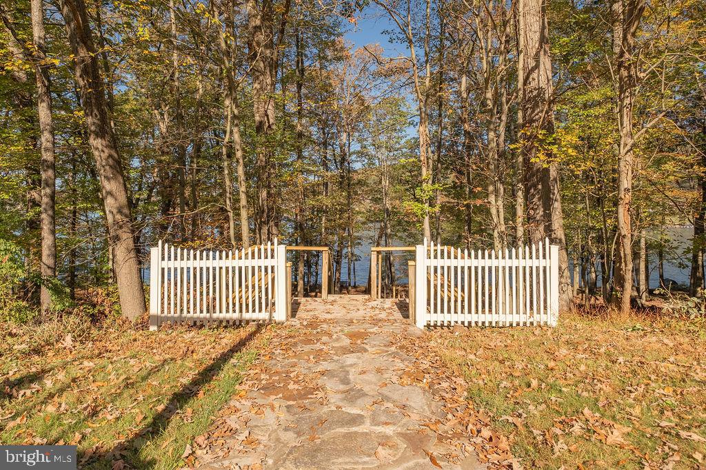 1321 Marsh Hill Road McHenry, MD 21541 - Photo 37 of 42 wooden floor and fence