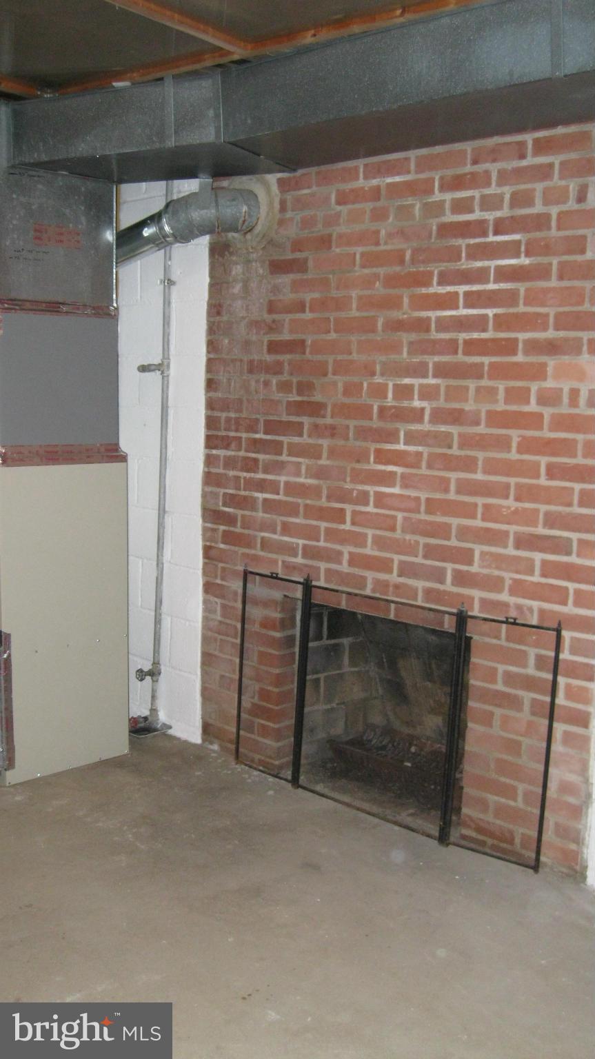 6033 Bayview Road St. Leonard, MD 20685 - Photo 15 of 30 Interior (General)
