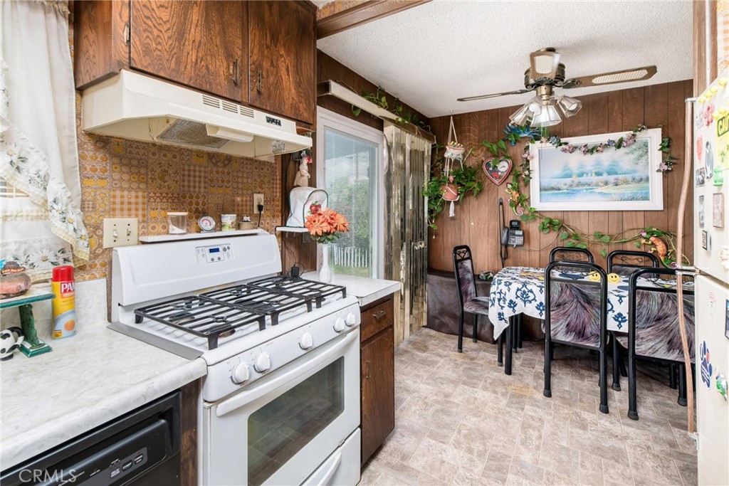 296 Southern Road El Cajon, CA 92020 - Photo 10 of 23