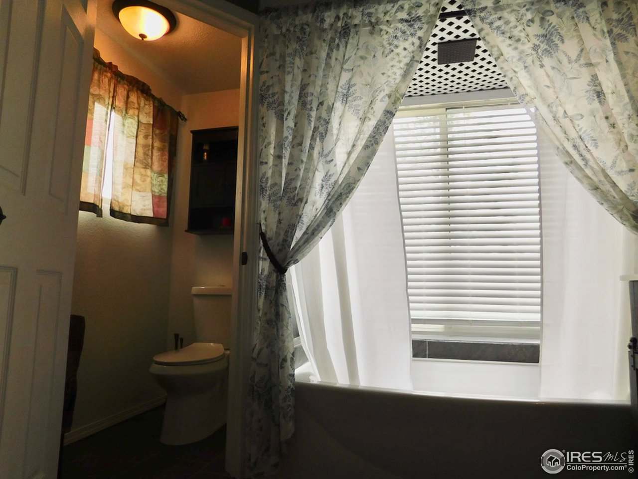 182 Pine Road Golden, CO 80403 - Photo 15 of 34 Primary Bathroom