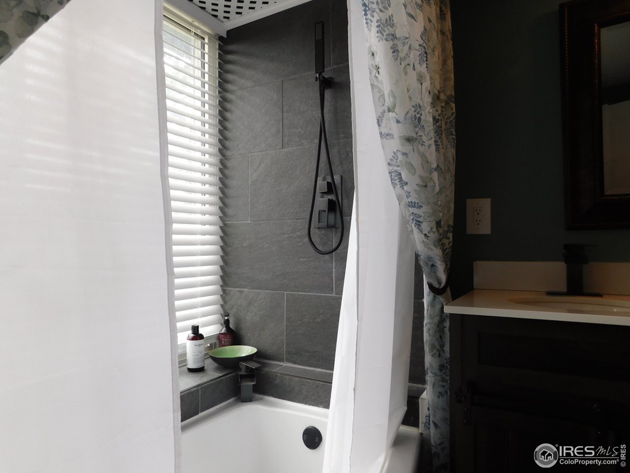 182 Pine Road Golden, CO 80403 - Photo 17 of 34 Modern Fixtures