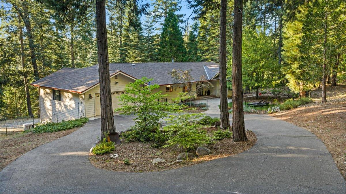 19975 Scotts Flat Road Nevada City, CA 95959 - Photo 53 of 55 Circular driveway