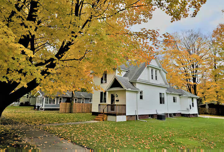 402 Jefferson Street Cassopolis, MI 49031 - Photo 1 of 37 402ejefferson