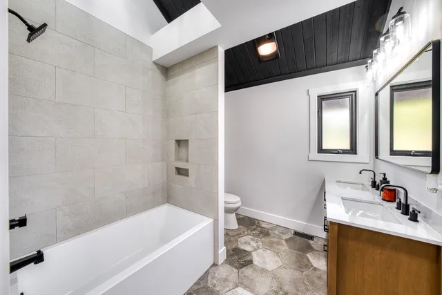 $1,795,000 | W2530 Krueger Road, Geneva, WI 53147