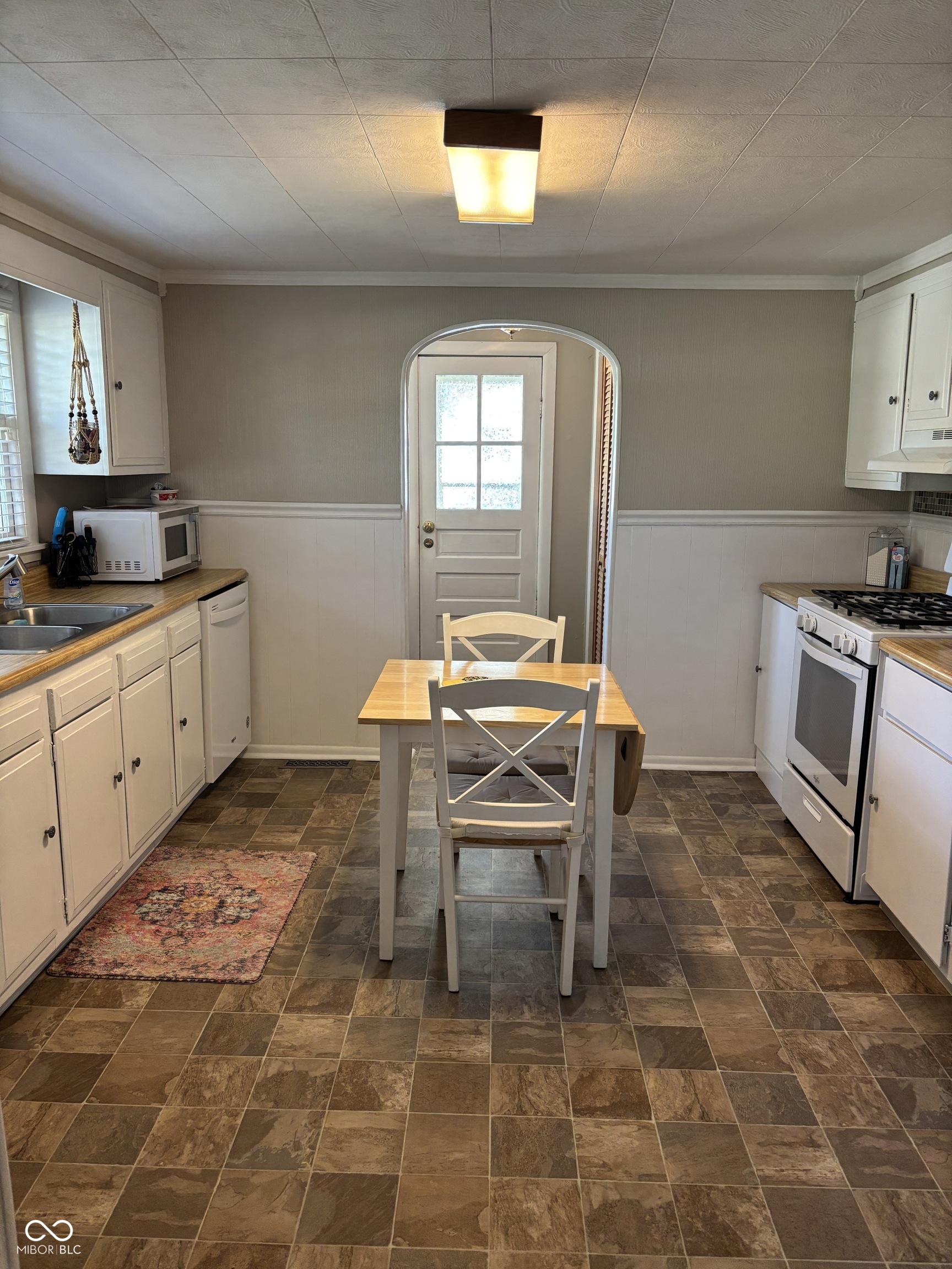 181 West 550 South Columbus, IN 47201 - Photo 10 of 21