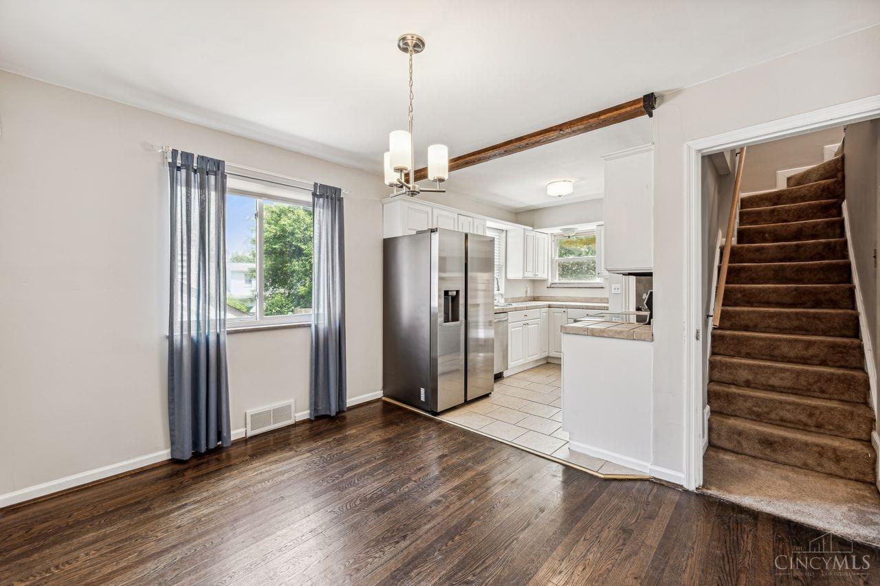 5596 Samver Road Cincinnati, OH 45239 - Photo 6 of 35