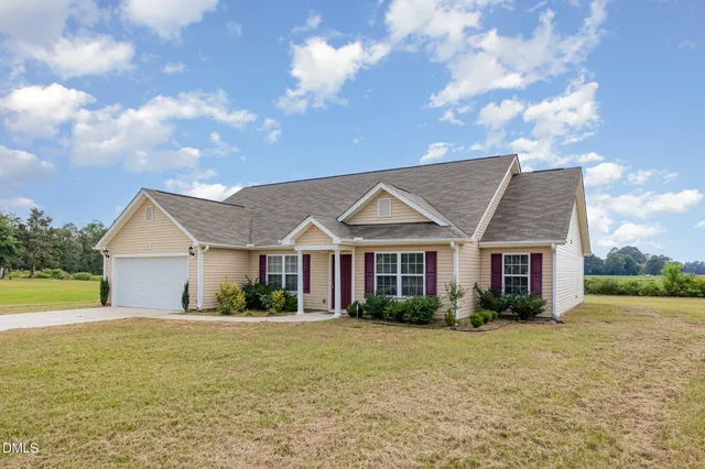 $299,900 | 87 Cedar Lake Lane, Clinton, NC 28328